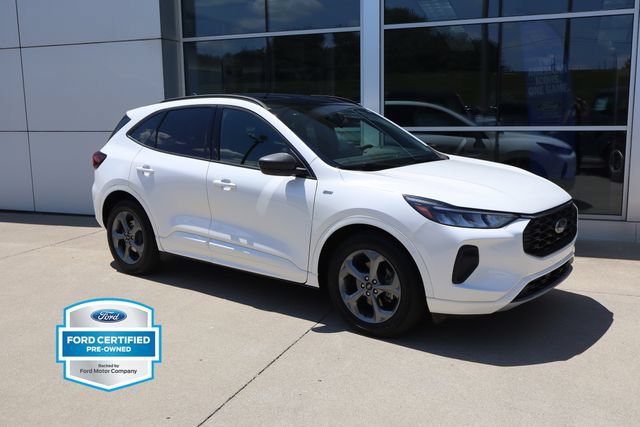 Certified 2023 Ford Escape ST-Line w/ Tech Pack #1 FWD image 2