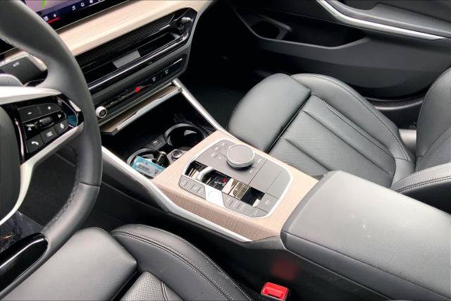 Used 2025 BMW 330i xDrive Sedan AWD/4WD image 17