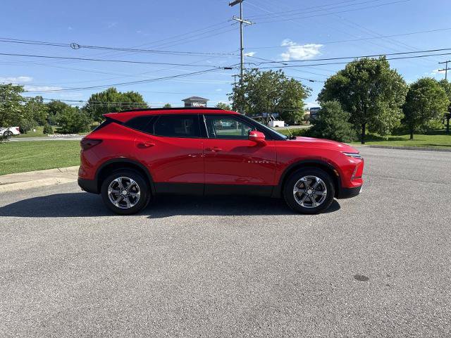 Used 2023 Chevrolet Blazer LT AWD/4WD image 3