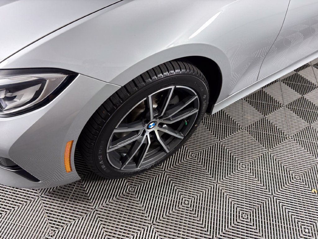 Used 2019 BMW 330i xDrive Sedan w/ Driving Assistance Package AWD/4WD image 9