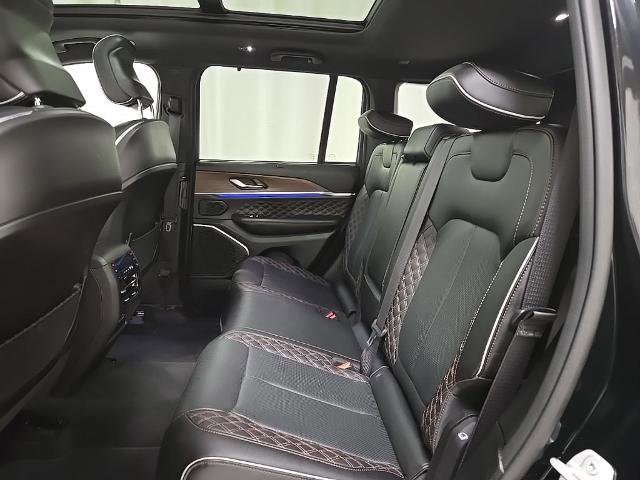 Used 2023 Jeep Grand Cherokee Summit w/ Luxury Tech Group V image 18
