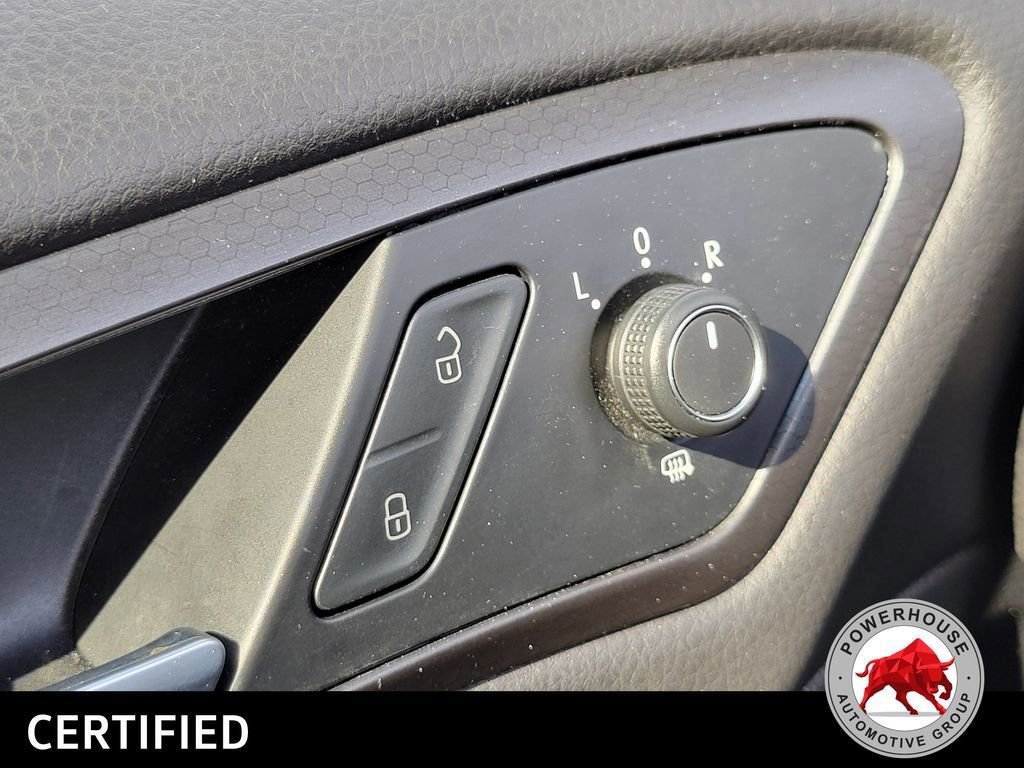 Used 2018 Volkswagen GTI SE FWD image 26