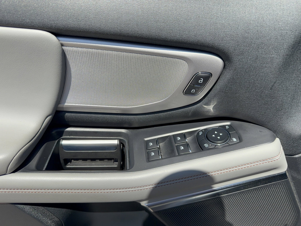 Certified 2025 Ford Expedition Active image 13