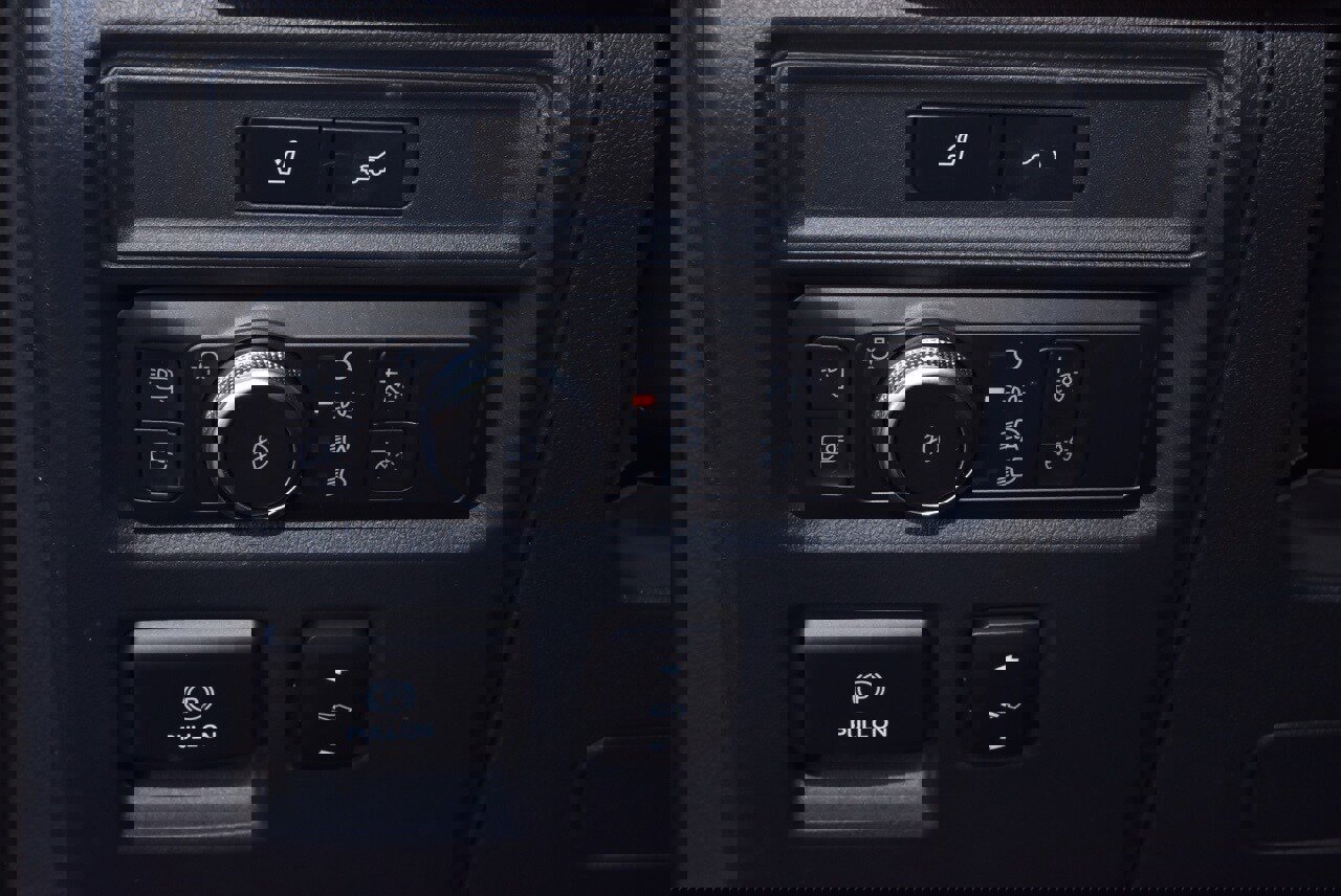 Certified 2022 Ford Expedition Platinum image 32