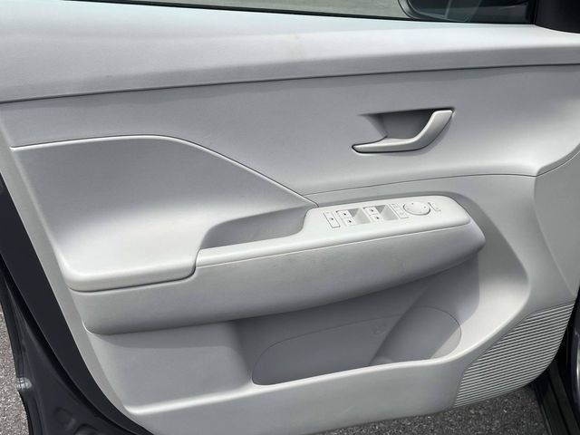 Used 2025 Hyundai Kona SEL AWD/4WD image 9