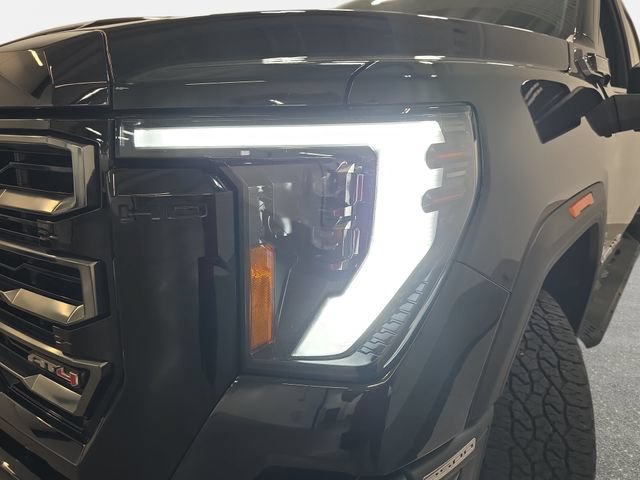 Used 2024 GMC Sierra 2500 AT4 w/ Technology Package AWD/4WD image 28