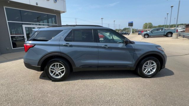 Certified 2026 Ford Explorer Active AWD/4WD image 2