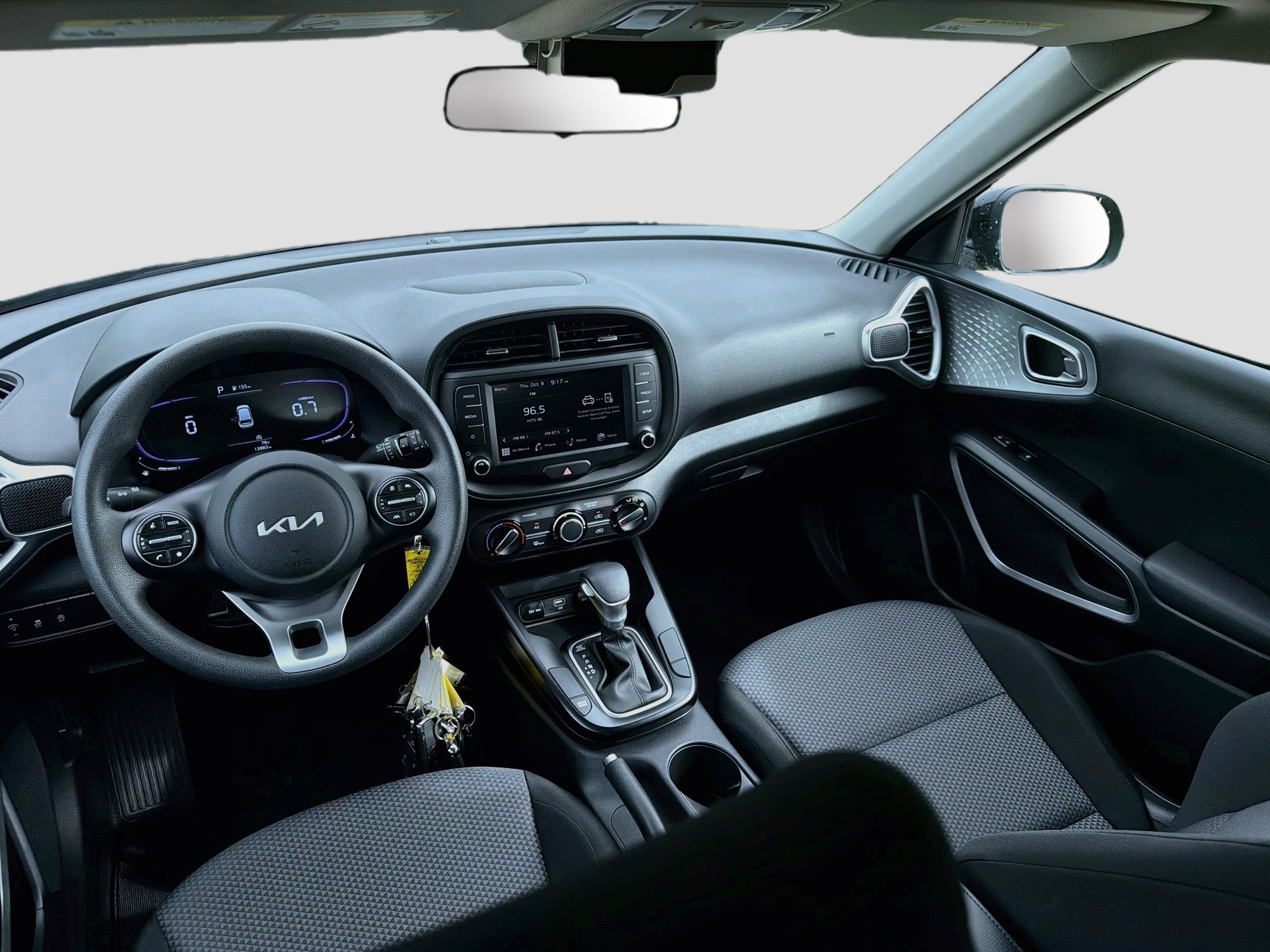 Used 2025 Kia Soul LX w/ LX Technology Package FWD image 21