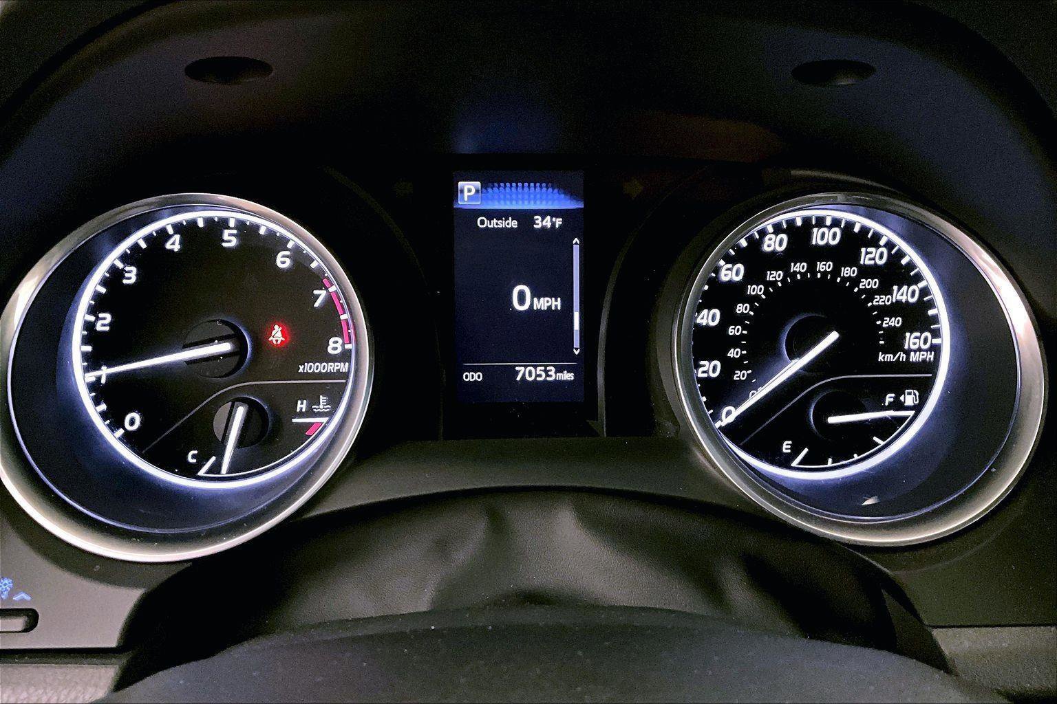 Used 2018 Toyota Camry LE image 19