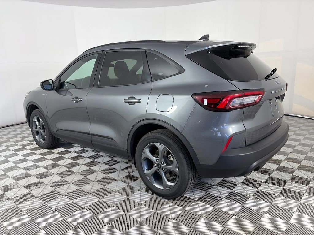 Certified 2025 Ford Escape ST-Line Select AWD/4WD image 3