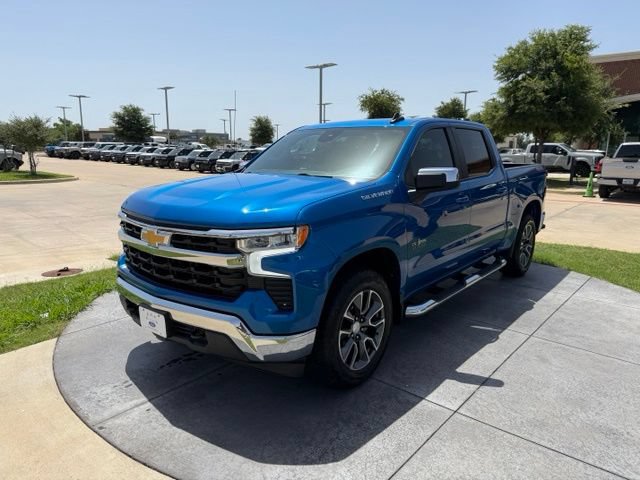 Used 2023 Chevrolet Silverado 1500 LT AWD/4WD image 3