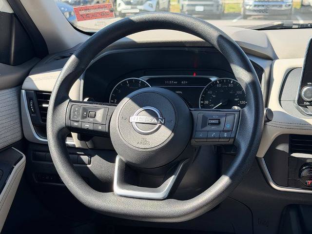 Used 2023 Nissan Rogue SV AWD/4WD image 17