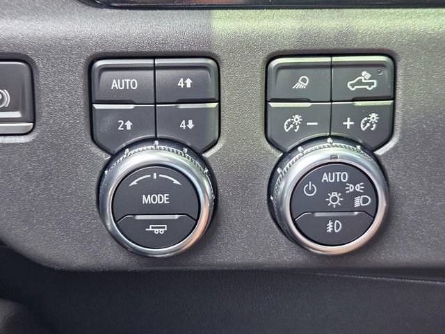Used 2022 GMC Sierra 1500 SLT AWD/4WD image 35