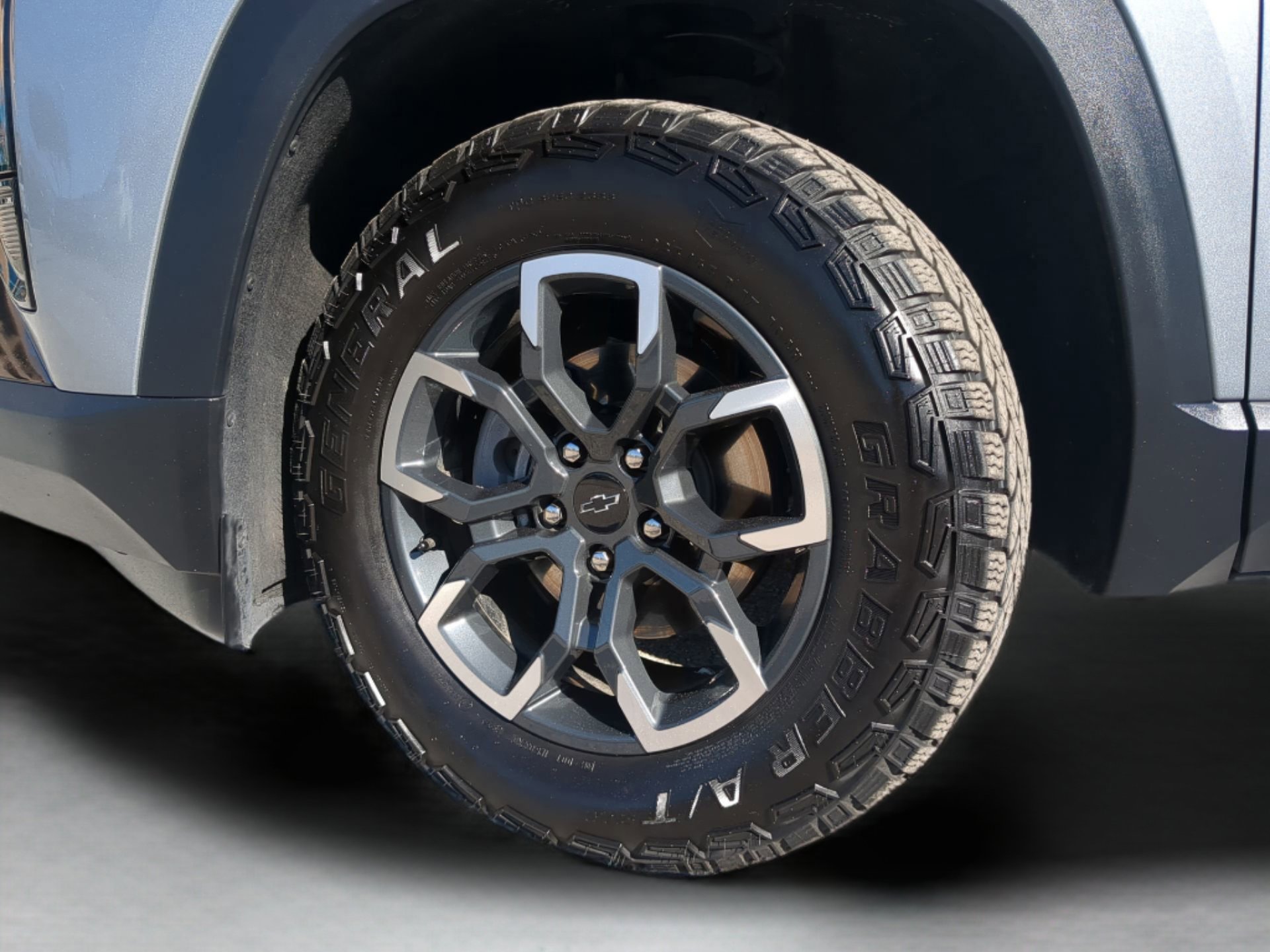 Used 2025 Chevrolet Equinox ACTIV w/ Convenience Package III image 62