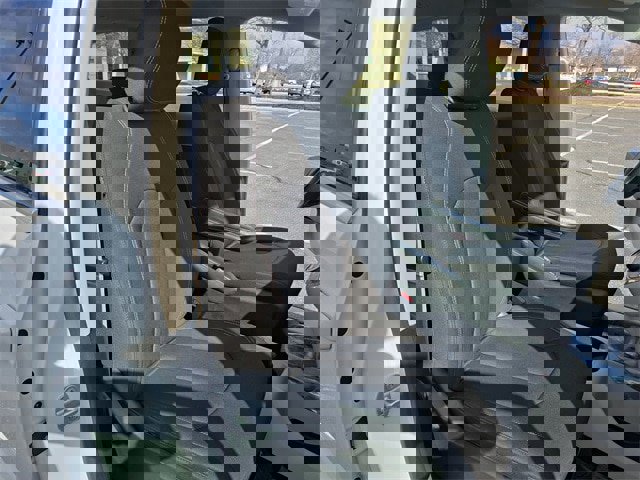 Used 2022 Chrysler Voyager LX image 24