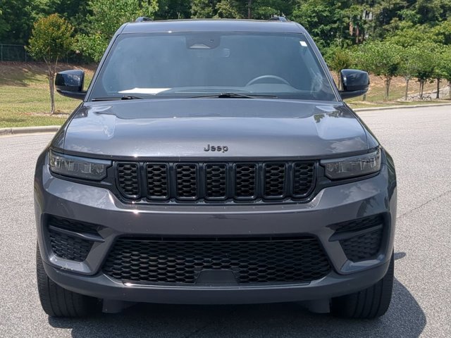 Used 2024 Jeep Grand Cherokee Altitude AWD/4WD image 9