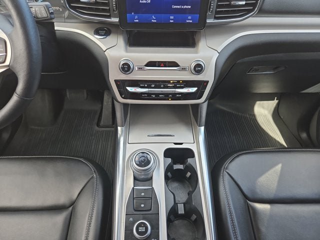 Certified 2024 Ford Explorer XLT w/ Equipment Group 202A AWD/4WD image 11