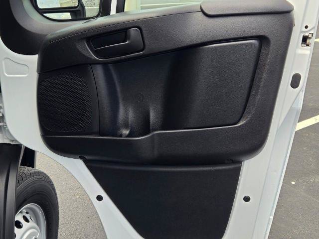 Used 2025 RAM ProMaster 2500 w/ Convenience Group FWD image 4
