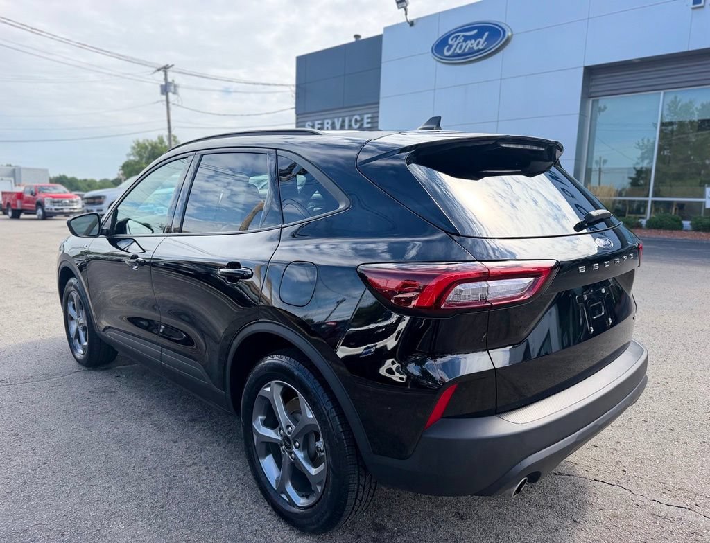 Certified 2025 Ford Escape ST-Line Select AWD/4WD image 5