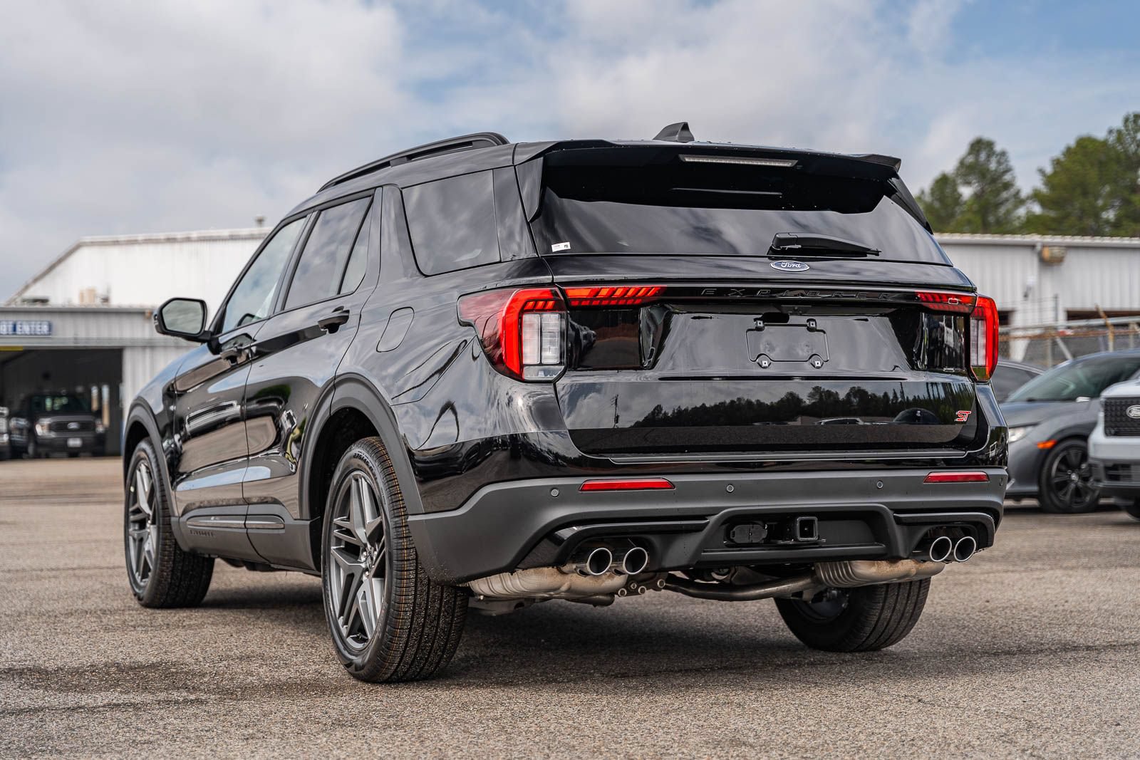 Certified 2026 Ford Explorer ST w/ Sun And Sound Package AWD/4WD image 4