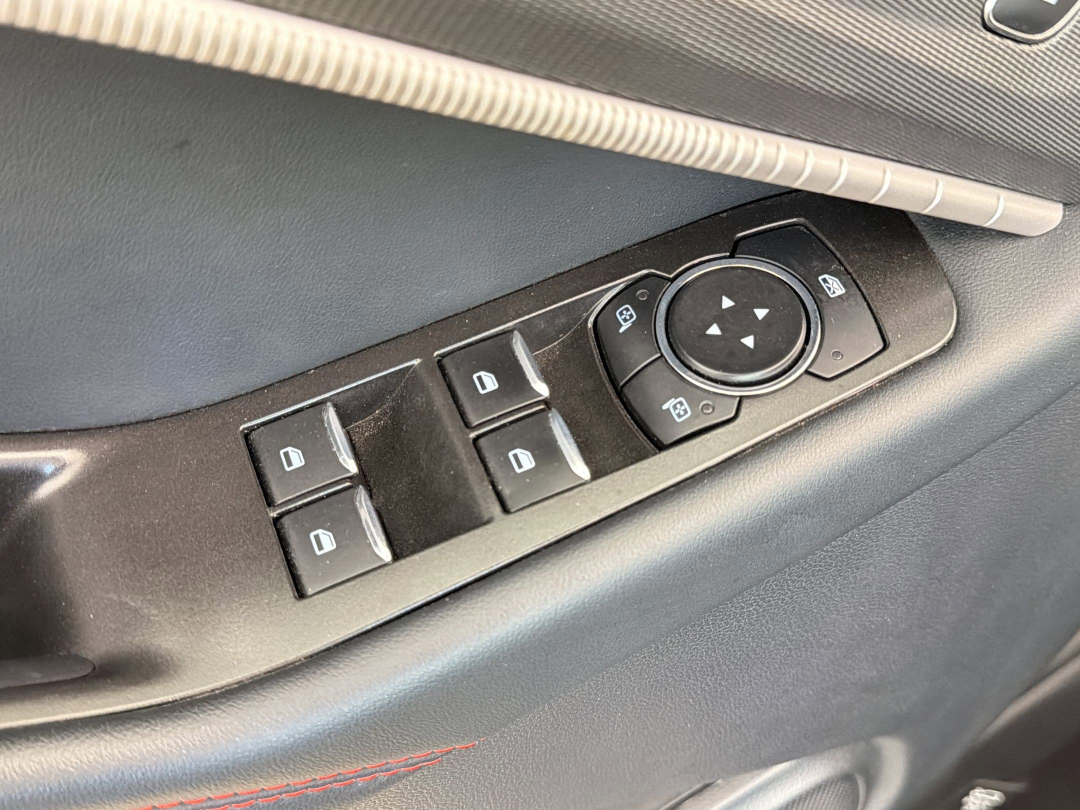 Certified 2025 Ford Explorer ST-Line w/ ST-Line Street Pack image 20