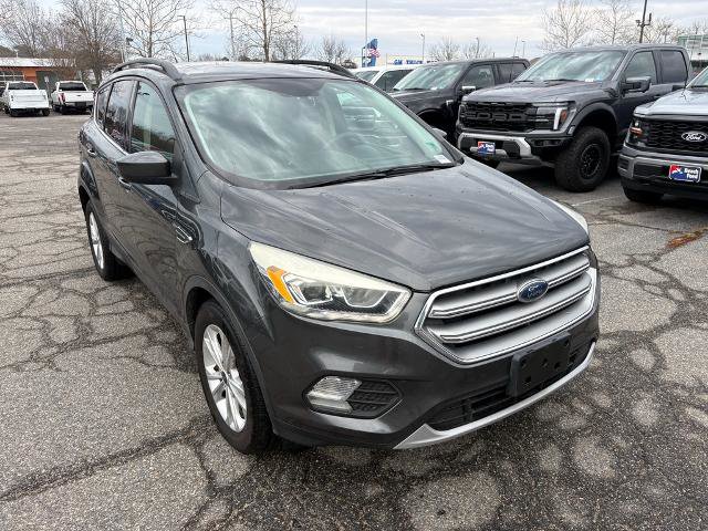 Certified 2017 Ford Escape SE w/ Equipment Group 201A image 3