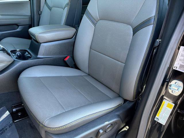 Used 2025 Chevrolet Colorado ZR2 w/ Technology Package AWD/4WD image 17