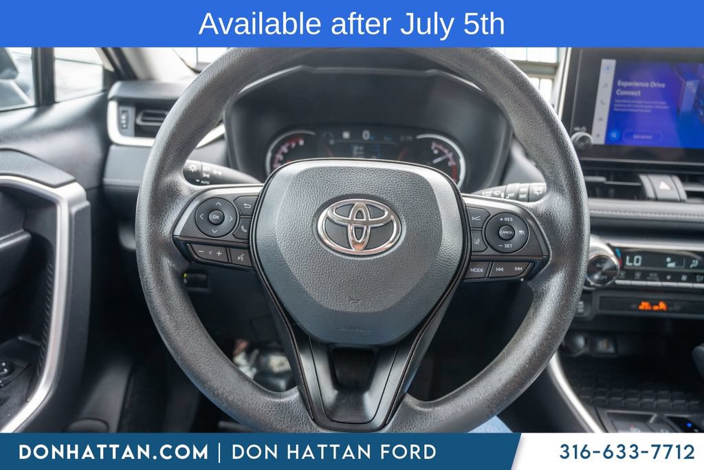 Used 2024 Toyota RAV4 XLE FWD image 7