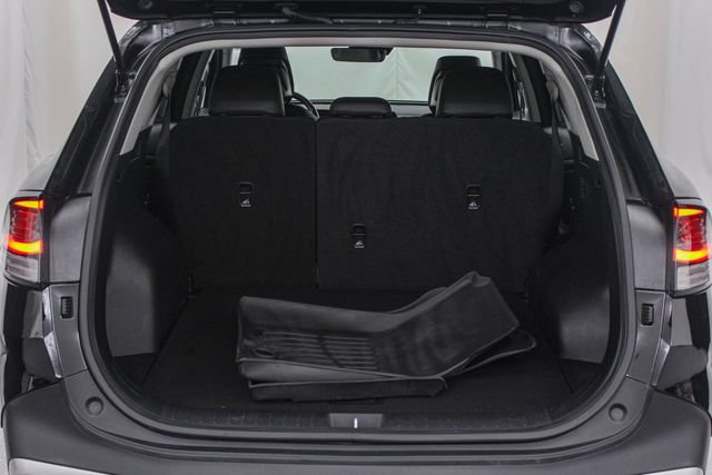 Used 2025 Kia Sportage EX FWD image 13