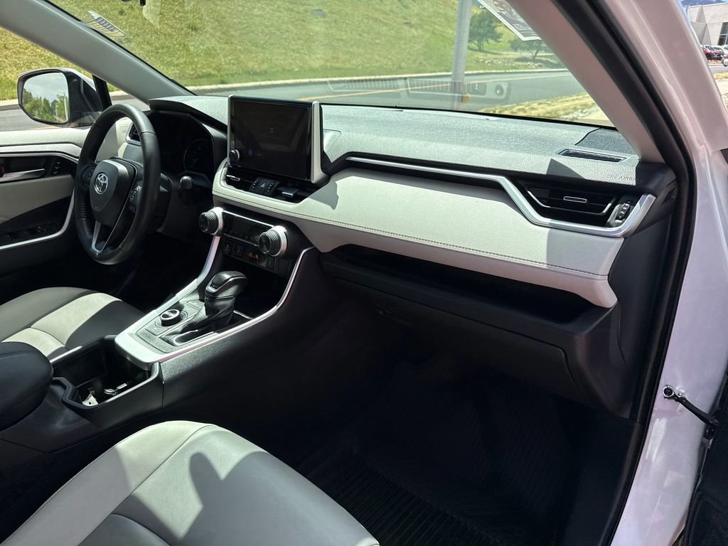 Used 2025 Toyota RAV4 XLE Premium w/ Weather Package AWD/4WD image 32