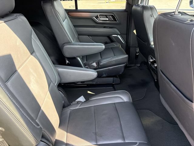 Used 2025 GMC Yukon Denali AWD/4WD image 22