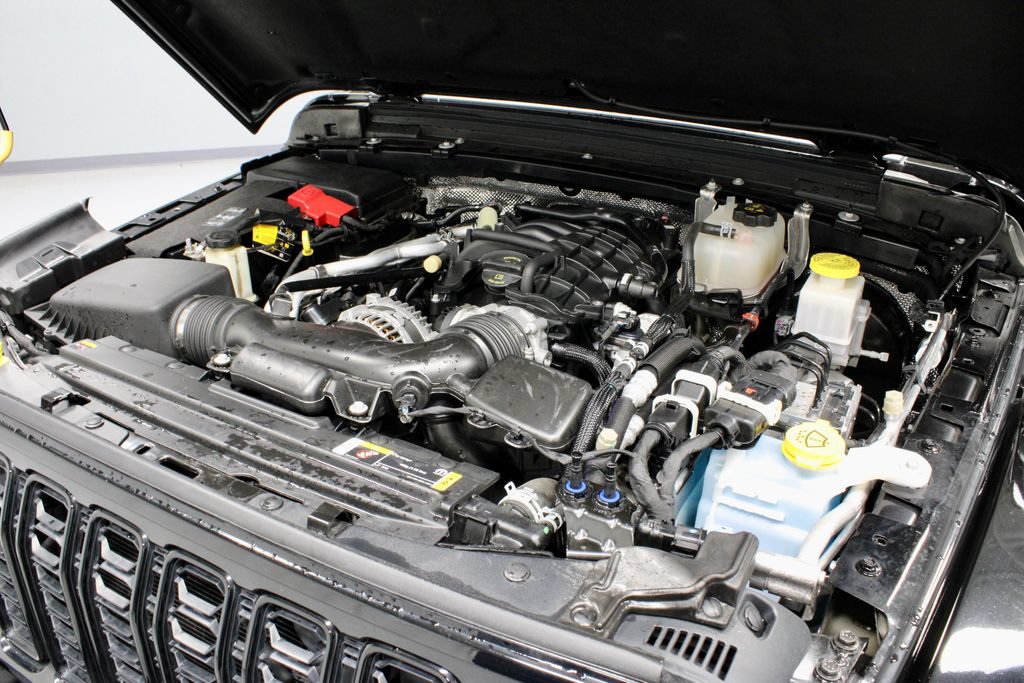 Used 2024 Jeep Gladiator Sport AWD/4WD image 16