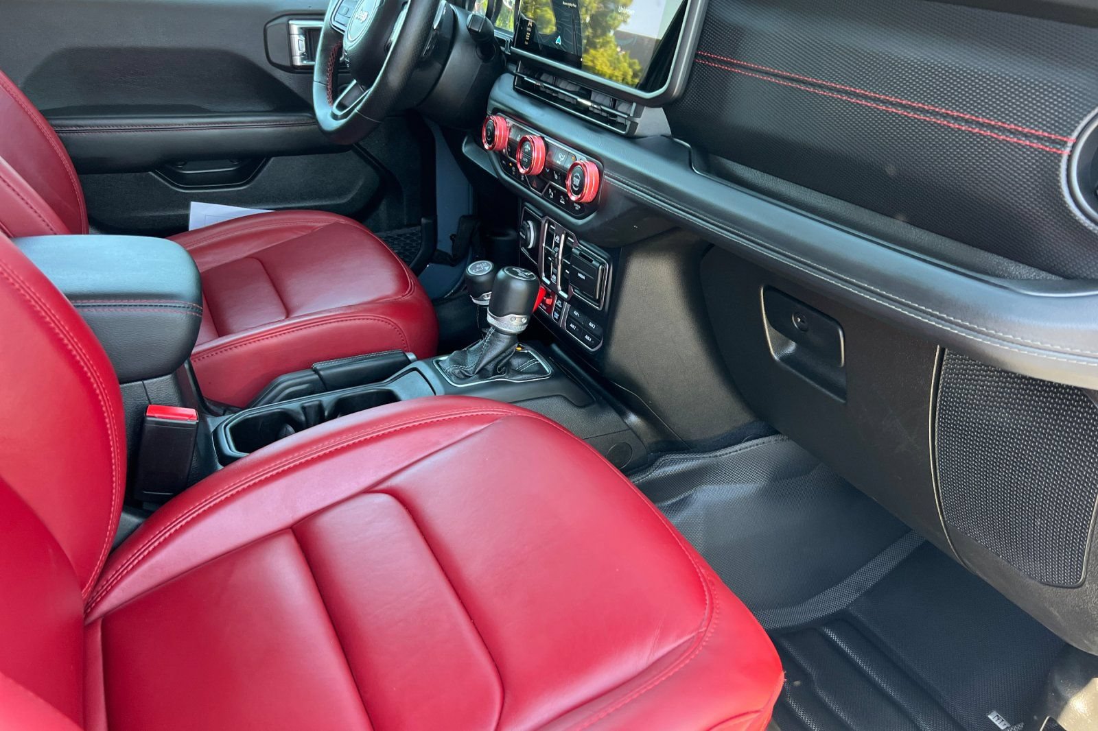Used 2024 Jeep Wrangler Unlimited Rubicon 392 AWD/4WD image 17