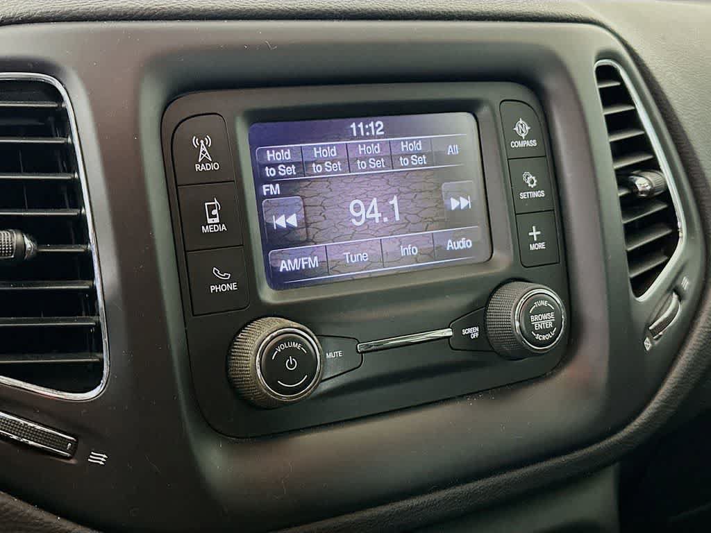 Used 2018 Jeep Compass Latitude FWD image 16