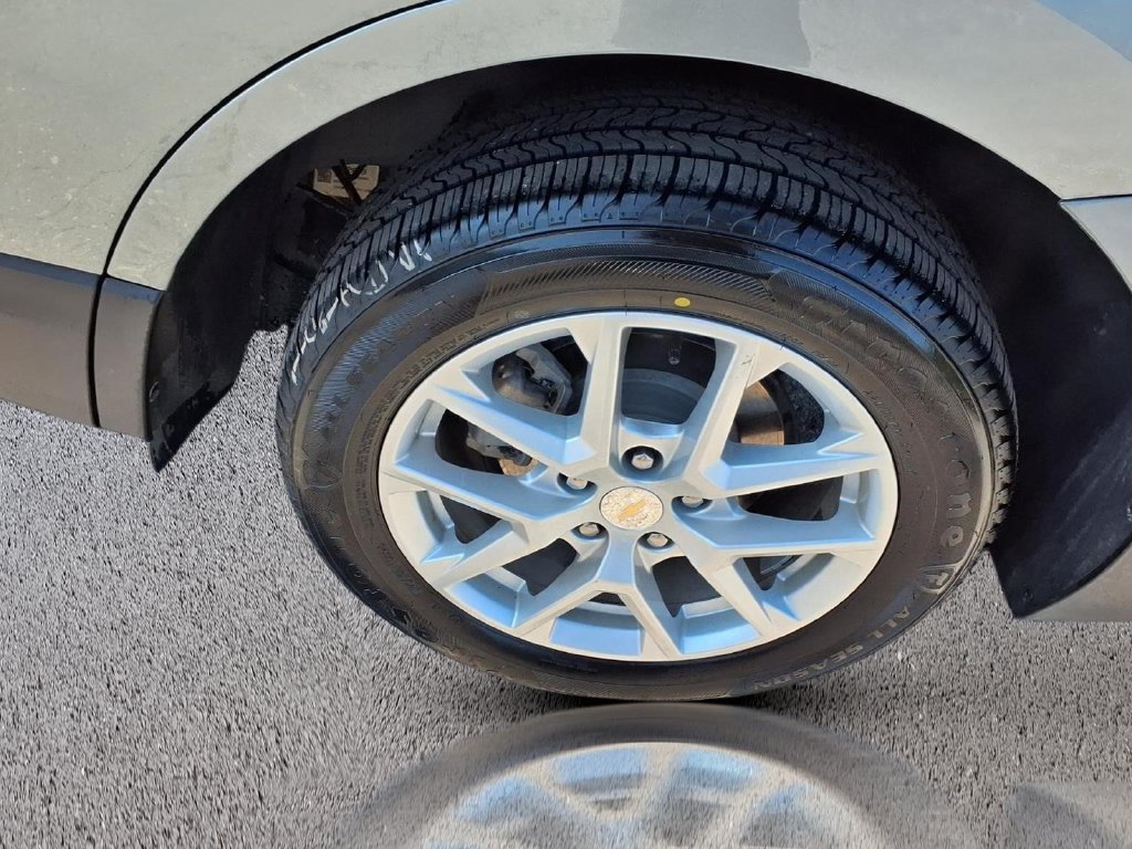 Used 2023 Chevrolet Equinox LT FWD image 32