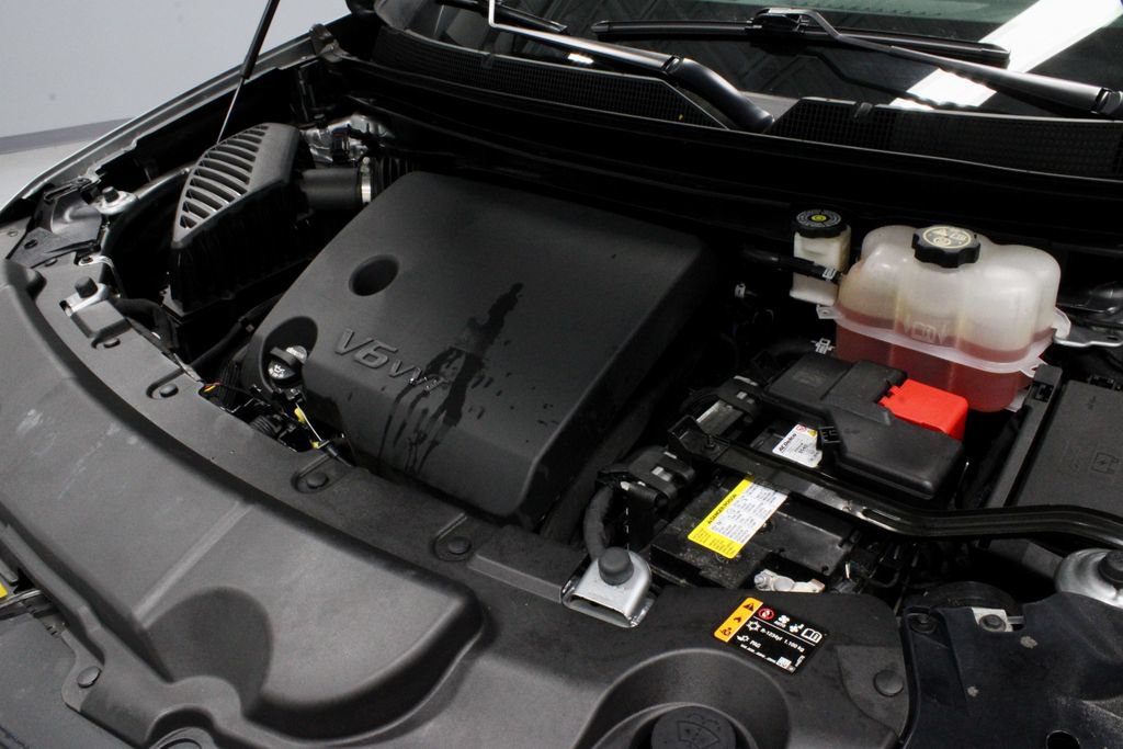 Used 2023 Chevrolet Traverse LT FWD image 19