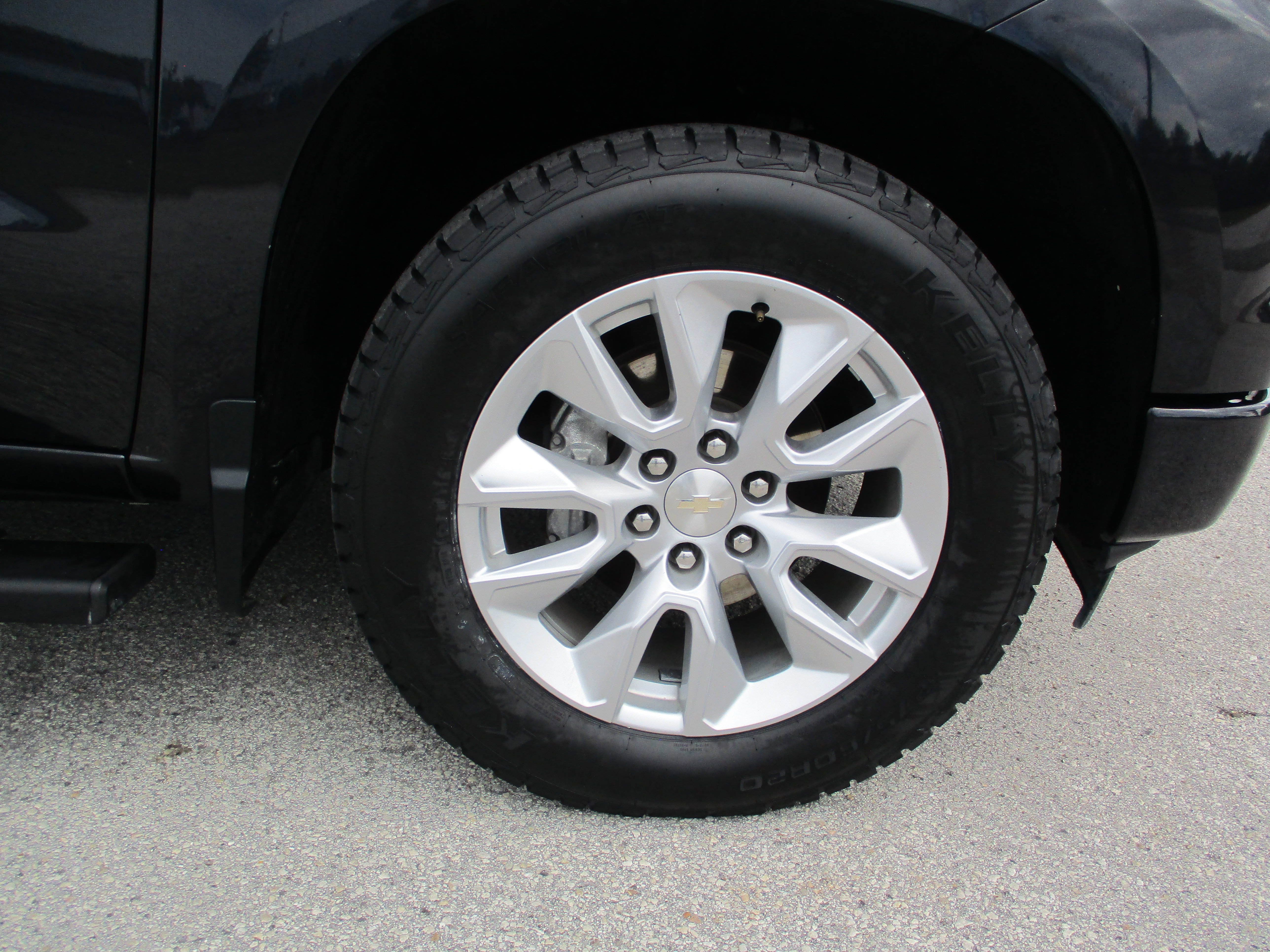 Used 2023 Chevrolet Silverado 1500 Custom image 9