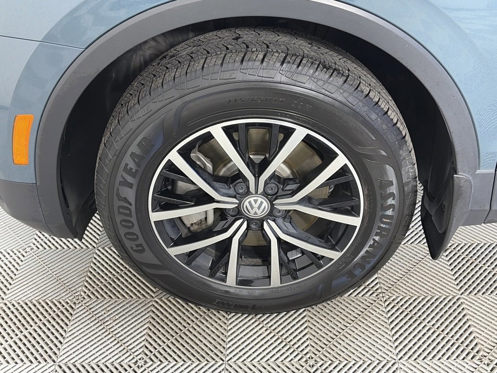 Used 2021 Volkswagen Tiguan SE image 8