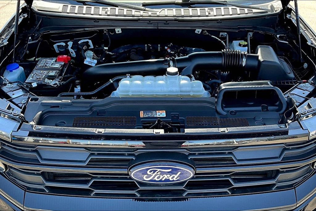 Certified 2025 Ford Expedition Active AWD/4WD image 31