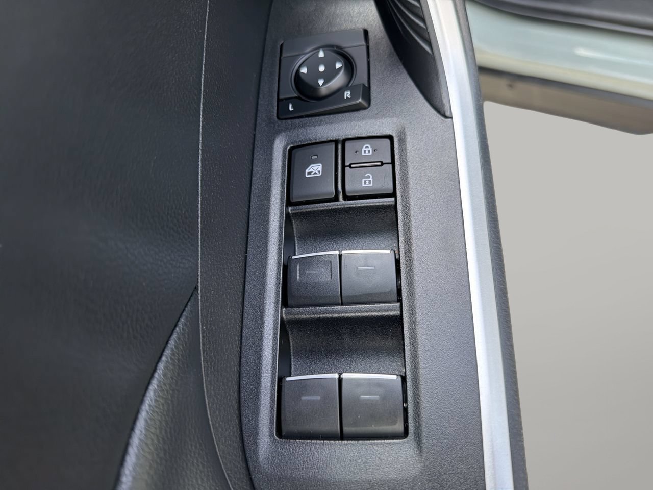 Used 2023 Toyota RAV4 XLE w/ Convenience Package AWD/4WD image 16