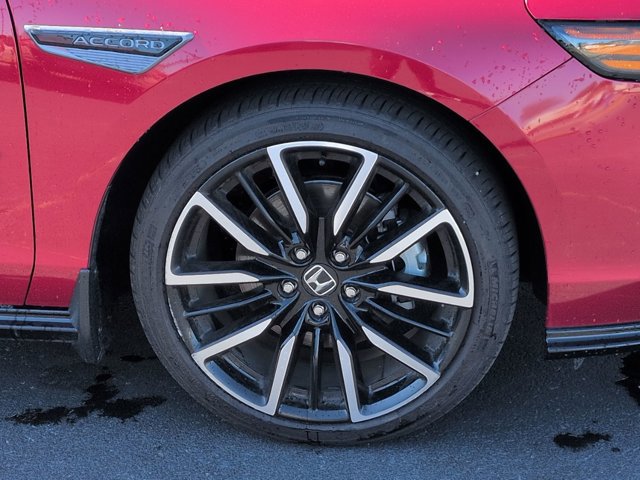 Used 2024 Honda Accord Touring image 11