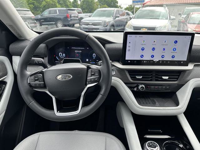 Certified 2025 Ford Explorer Platinum w/ Ultimate Package AWD/4WD image 27