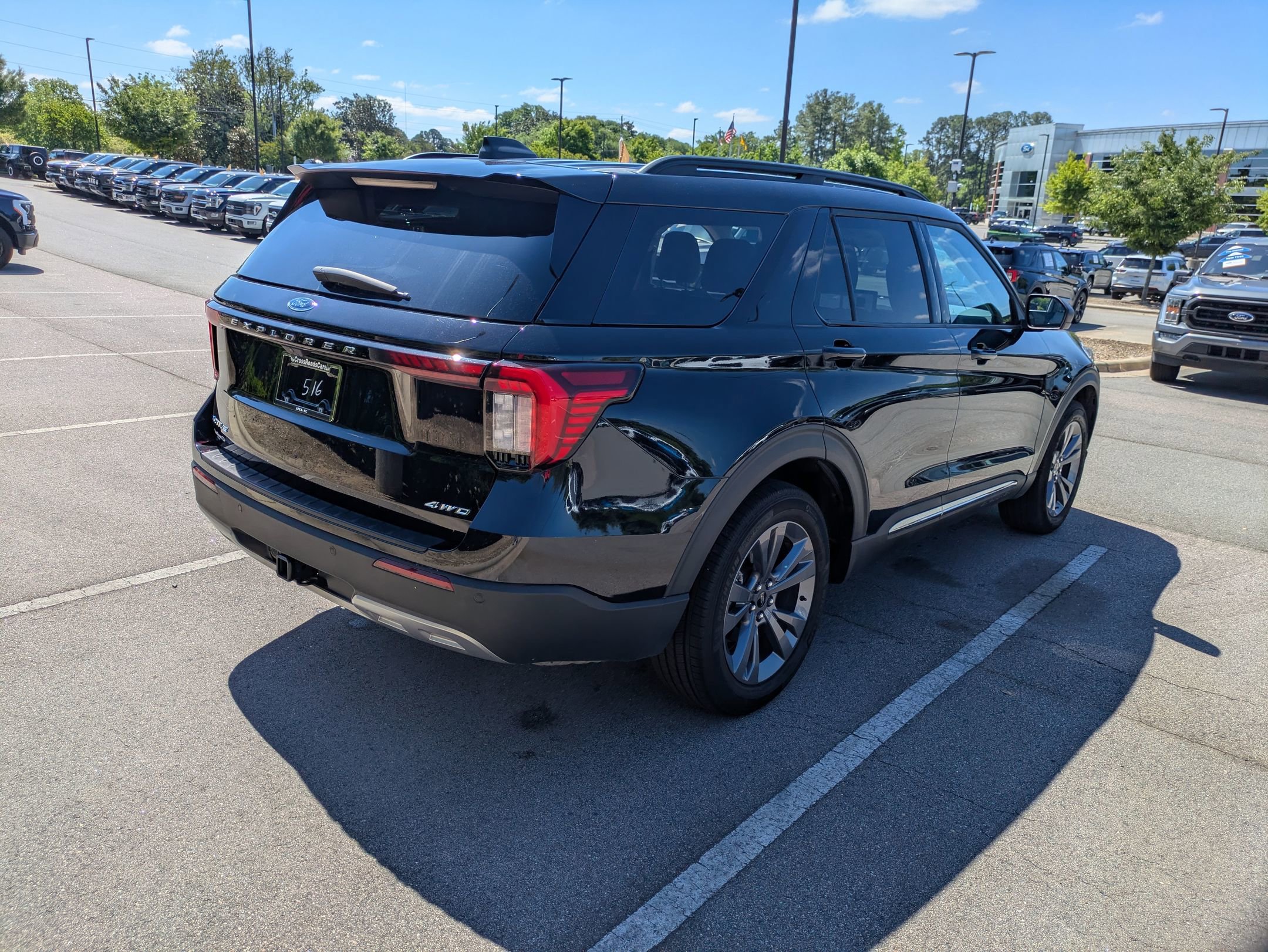 Certified 2025 Ford Explorer Active w/ Active Comfort Package AWD/4WD image 4