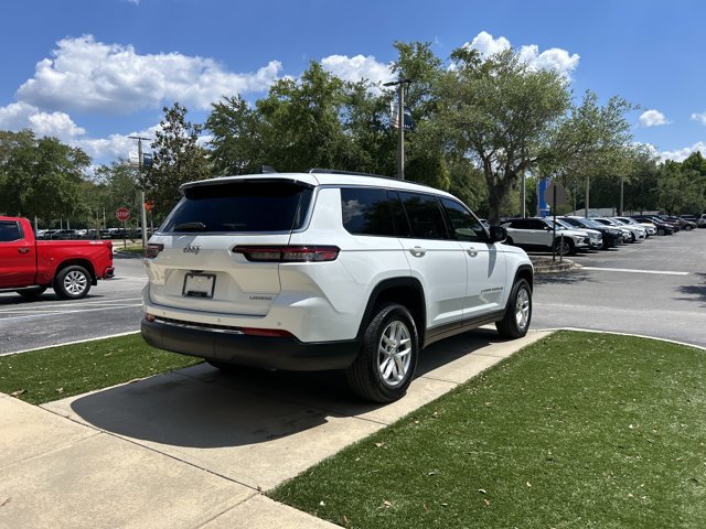 Used 2025 Jeep Grand Cherokee L Laredo w/ Luxury Tech Group I RWD image 5