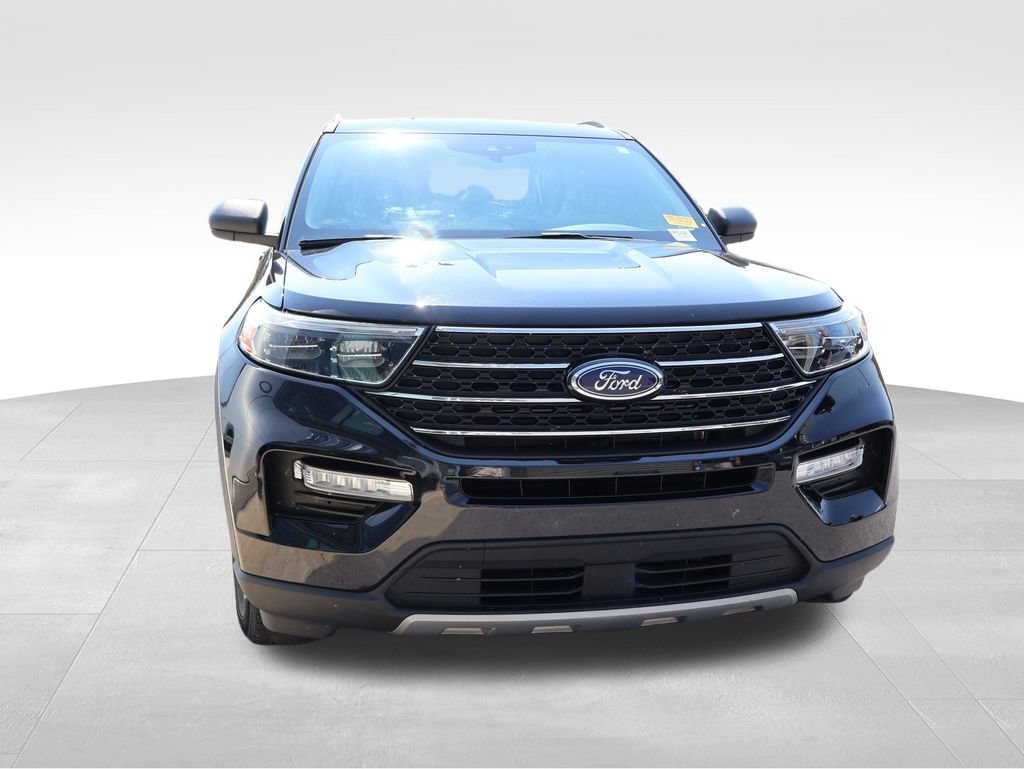 Certified 2021 Ford Explorer XLT w/ Equipment Group 202A AWD/4WD image 8