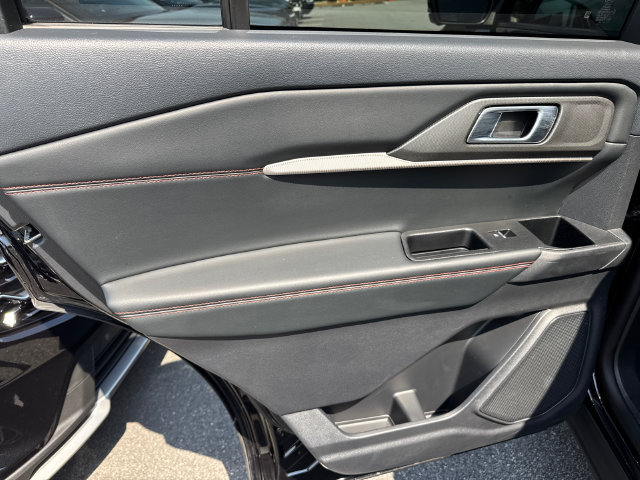 Certified 2025 Ford Explorer ST-Line AWD/4WD image 24