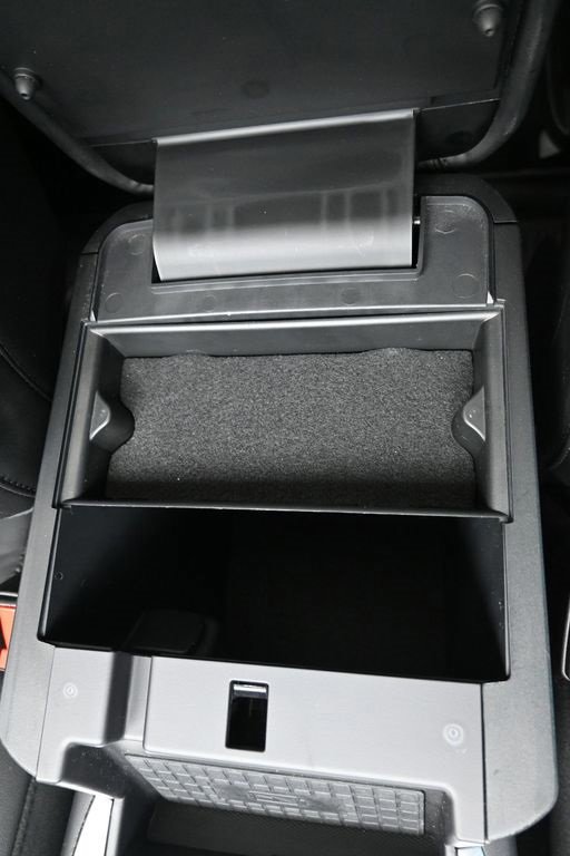 Certified 2023 Ford Explorer Platinum w/ Technology Package image 37