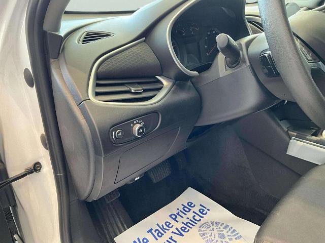 Used 2022 Chevrolet Malibu LS image 17