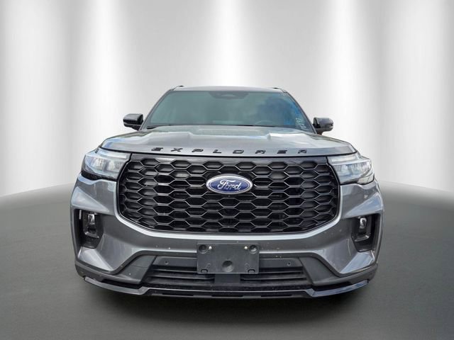 Certified 2025 Ford Explorer ST-Line AWD/4WD image 2