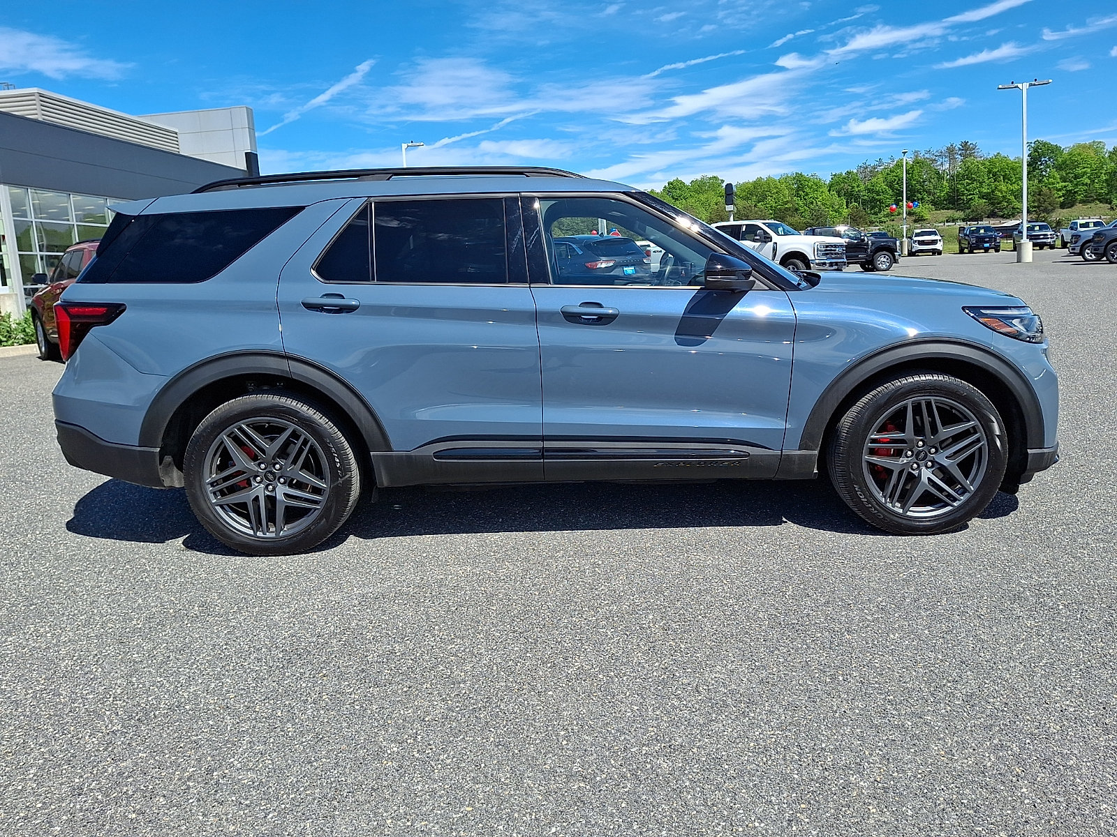 Certified 2025 Ford Explorer ST AWD/4WD image 7